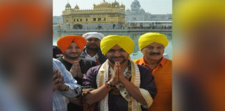 ਬਾਗੇਸ਼ਵਰ ਧਾਮ ਦੇ ਮੁਖੀ ਧੀਰੇਂਦਰ ਸ਼ਾਸਤਰੀ ਸ੍ਰੀ ਦਰਬਾਰ ਸਾਹਿਬ ਹੋਏ ਨਤਮਸਤਕ; ਗਾਇਕ ਇੰਦਰਜੀਤ ਨਿੱਕੂ ਵੀ ਨਾਲ ਆਏ ਨਜ਼ਰ