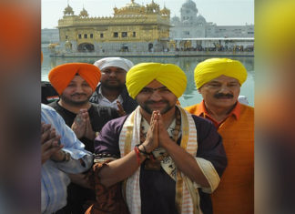 ਬਾਗੇਸ਼ਵਰ ਧਾਮ ਦੇ ਮੁਖੀ ਧੀਰੇਂਦਰ ਸ਼ਾਸਤਰੀ ਸ੍ਰੀ ਦਰਬਾਰ ਸਾਹਿਬ ਹੋਏ ਨਤਮਸਤਕ; ਗਾਇਕ ਇੰਦਰਜੀਤ ਨਿੱਕੂ ਵੀ ਨਾਲ ਆਏ ਨਜ਼ਰ