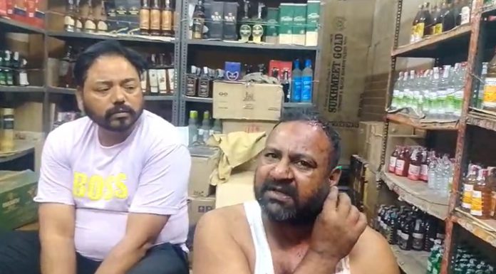 ਅੰਮ੍ਰਿਤਸਰ ‘ਚ ਸ਼ਰਾਬ ਦੇ ਠੇਕੇ ‘ਤੇ ਲੁੱਟ, ਠੇਕੇ ‘ਤੇ ਕੰਮ ਕਰਨ ਵਾਲਿਆਂ ‘ਤੇ ਹਮਲਾ ਵੀ ਕੀਤਾ