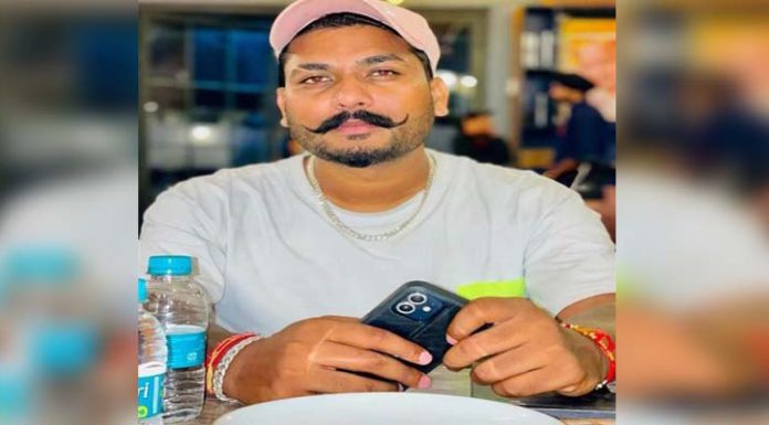 ਕਪੂਰਥਲਾ ਤੋਂ ਵੱਡੀ ਖਬਰ : ਘਰ ਦੇ ਬਾਹਰ ਬੈਠੇ ਨੌਜਵਾਨ ਦਾ ਅਣਪਛਾਤਿਆਂ ਗੋਲ਼ੀਆਂ ਮਾਰ ਕੇ ਕੀਤਾ ਮਰਡਰ; ਪਿੰਡ ‘ਚ ਸਹਿਮ ਦਾ ਮਾਹੌਲ