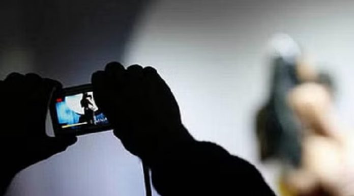 ਲੁਧਿਆਣਾ ‘ਚ ਨਾਬਾਲਿਗਾ ਦੀ ਅਸ਼ਲੀਲ ਵੀਡੀਓ ਬਣਾਉਣ ਮਗਰੋਂ ਕੀਤਾ ਬਲੈਕਮੇਲ; ਪੀੜਤਾ ਦੇ ਘਰ ਚੋਰੀ ਵੀ ਕੀਤੀ