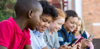 FB ਅਤੇ Insta ਬੱਚਿਆਂ ਨੂੰ ਬਣਾ ਰਹੇ ਹਨ ਆਪਣਾ ਆਦੀ, ਅਮਰੀਕਾ ਦੇ 41 ਰਾਜਾਂ ਨੇ Meta ‘ਤੇ ਠੋਕਿਆ ਮੁਕੱਦਮਾ