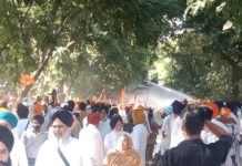 SYL ਦੇ ਵਿਰੋਧ ‘ਚ ਅਕਾਲੀ ਦਲ ਦਾ ਧਰਨਾ; ਚੰਡੀਗੜ੍ਹ ਪੁਲਿਸ ਨੇ ਕੀਤੀਆਂ ਪਾਣੀ ਦੀਆਂ ਬੋਛਾੜਾਂ