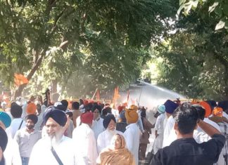 SYL ਦੇ ਵਿਰੋਧ ‘ਚ ਅਕਾਲੀ ਦਲ ਦਾ ਧਰਨਾ; ਚੰਡੀਗੜ੍ਹ ਪੁਲਿਸ ਨੇ ਕੀਤੀਆਂ ਪਾਣੀ ਦੀਆਂ ਬੋਛਾੜਾਂ
