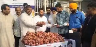 ਵੱਡੀ ਖਬਰ : ਜਲੰਧਰ ਦੀ ਇਸ ਸਬਜ਼ੀ ਮੰਡੀ ‘ਚ 25 ਰੁਪਏ ਕਿਲੋ ਮਿਲ ਰਿਹਾ ਪਿਆਜ਼; ਆਧਾਰ ਕਾਰਡ ‘ਤੇ ਮਿਲੇਗਾ ਇੰਨੇ ਕਿਲੋ