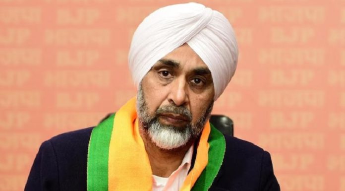 ਮਨਪ੍ਰੀਤ ਬਾਦਲ ਵਿਜੀਲੈਂਸ ਦੀ ਗ੍ਰਿਫ਼ਤ ਤੋਂ 8 ਦਿਨਾਂ ਬਾਅਦ ਵੀ ਬਾਹਰ, ਭਾਲ ਲਈ ਛਾਪੇਮਾਰੀ ਜਾਰੀ