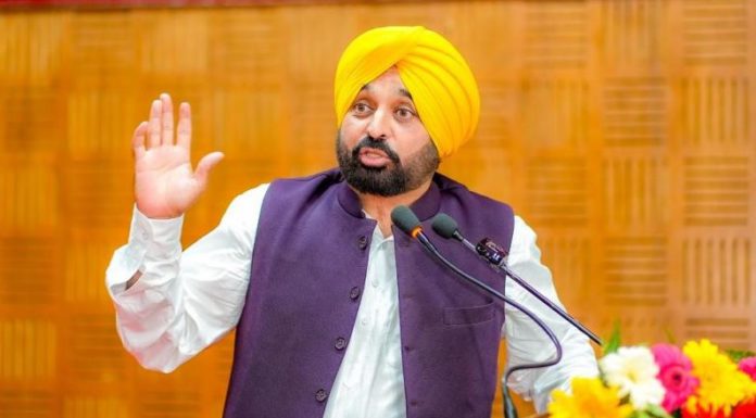 ਗਵਰਨਰ ਵਲੋਂ 3 ਬਿੱਲ ਰੋਕੇ ਜਾਣ ‘ਤੇ ਬੋਲੇ cm ਮਾਨ, ਕਿਹਾ- ਰਾਜਪਾਲ ਦੀ ਕਾਰਵਾਈ ਵਿਰੁੱਧ ਜਾਵਾਂਗਾ ਸੁਪਰੀਮ ਕੋਰਟ