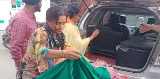 ਰੋਪੜ : ਵਕੀਲ ਪੁੱਤ ਦੇ ਤਸ਼ੱਦਦ ਦਾ ਸ਼ਿਕਾਰ ਹੋਈ ਮਾਂ ਨੂੰ ਹਸਪਤਾਲ ‘ਚੋਂ ਮਿਲੀ ਛੁੱਟੀ, ਗੁਰਪ੍ਰੀਤ ਸਿੰਘ ਮਿੰਟੂ ਵੱਲੋਂ ਸੁਪਨਿਆਂ ਦੇ ਘਰ ਲਿਜਾਇਆ ਗਿਆ