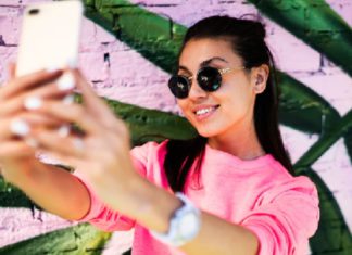 ਆਹ ਦੇਖ ਲਓ ਹਾਲ : ਮਾਂ ਲੈਂਦੀ ਰਹੀ ਸੈਲਫੀਆਂ ਤੇ 3 ਸਾਲਾ ਮਾਸੂਮ ਪੂਲ ‘ਚ ਡੁੱਬਿਆ