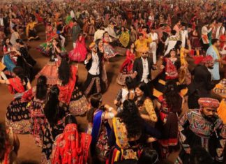 ਡਾਂਡੀਆ ਨਾਈਟ ‘ਚ ਬੇਟੀ ਨਾਲ ਜਬਰਨ ਡਾਂਸ ਕਰਨ ਦੀ ਕੋਸ਼ਿਸ਼ ਕਰ ਰਹੇ ਸਨ, ਵਿਰੋਧ ਕਰਨ ‘ਤੇ ਕੁੱਟ-ਕੁੱਟ ਮਾਰ ਦਿੱਤਾ