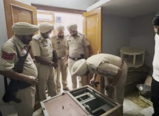 ਸੰਗਰੂਰ ‘ਚ ਚੋਰਾਂ ਨੇ ਇਕੋ ਰਾਤ ਤੋੜੀਆਂ 6 ਆੜ੍ਹਤੀਆਂ ਦੀਆਂ ਤਿਜੋਰੀਆਂ, ਪੂਰੇ ਸ਼ਹਿਰ ‘ਚ ਮਚੀ ਤਰਥੱਲੀ