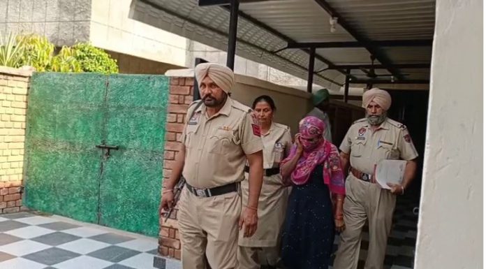 ਬ੍ਰੇਕਿੰਗ : ਤਰਨਤਾਰਨ ‘ਚ ਗੁਟਕਾ ਸਾਹਿਬ ਦੀ ਬੇਅਦਬੀ ਕਰਨ ਵਾਲੀ ਮਹਿਲਾ ਗ੍ਰਿਫਤਾਰ