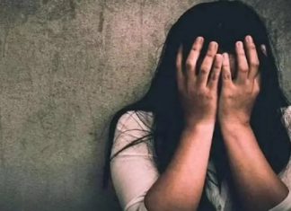 ਪੁਲਿਸ ਮੁਲਾਜ਼ਮ ਪਤੀ ਦੀ ਸ਼ਰਮਨਾਕ ਕਰਤੂੂਤ : ਪਤਨੀ ਦੀਆਂ ਨਿੱਜੀ ਤਸਵੀਰਾਂ ਇੰਸਟਾ ‘ਤੇ ਕੀਤੀਆਂ ਅਪਲੋਡ, ਹੇਠਾਂ ਲਿਖਿਆ…