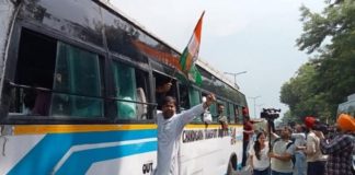 ਚੰਡੀਗੜ੍ਹ ‘ਚ ਕਾਂਗਰਸੀ ਆਗੂਆਂ ਨੂੰ ਪੁਲਿਸ ਨੇ ਲਿਆ ਹਿਰਾਸਤ ‘ਚ; SYL ਨੂੰ ਲੈ ਕੇ ਕਰ ਰਹੇ ਸਨ ਪ੍ਰਦਰਸ਼ਨ