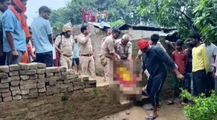 ਜ਼ਮੀਨੀ ਵਿਵਾਦ ਨੂੰ ਲੈ ਕੇ ਇੱਕੋ ਪਰਿਵਾਰ ਦੇ 6 ਜੀਆਂ ਦਾ ਬੇਰਹਿਮੀ ਨਾਲ ਕਤਲ, ‘ਕੱਲੇ-‘ਕੱਲੇ ਨੂੰ ਤਲਵਾਰਾਂ ਨਾਲ ਵੱਢਿਆ