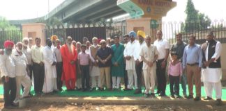 ਜਲੰਧਰ ‘ਚ ਪ੍ਰਾਚੀਨ ਸ਼ਿਵ ਮੰਦਿਰ ਪ੍ਰਬੰਧਕ ਕਮੇਟੀ ਦੇ ਪ੍ਰਧਾਨ ਯਾਦਵ ਖੋਸਲਾ ਨੇ ਦਮੋਰੀਆ ਪੁਲ ਹੇਠਾਂ ਲਾਏ ਵੱਖ-ਵੱਖ ਬੂਟੇ