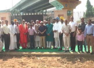 ਜਲੰਧਰ ‘ਚ ਪ੍ਰਾਚੀਨ ਸ਼ਿਵ ਮੰਦਿਰ ਪ੍ਰਬੰਧਕ ਕਮੇਟੀ ਦੇ ਪ੍ਰਧਾਨ ਯਾਦਵ ਖੋਸਲਾ ਨੇ ਦਮੋਰੀਆ ਪੁਲ ਹੇਠਾਂ ਲਾਏ ਵੱਖ-ਵੱਖ ਬੂਟੇ