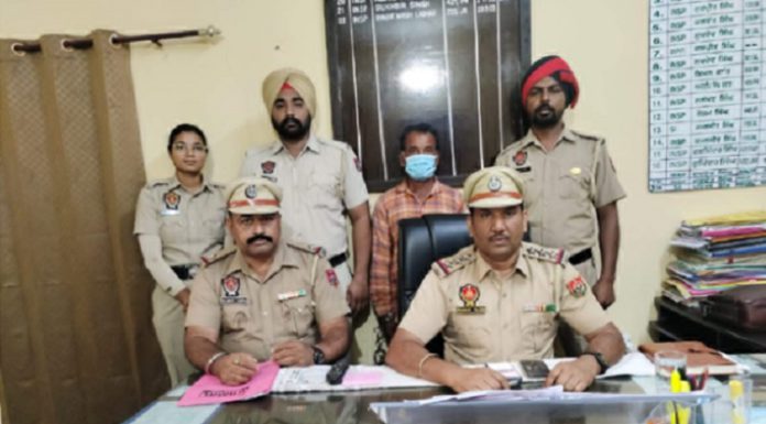 ਜਲੰਧਰ : ਲੜਕੀਆਂ ਨੂੰ ਹਵਸ ਦਾ ਸ਼ਿਕਾਰ ਬਣਾਉਣ ਵਾਲਾ ਤਾਂਤਰਿਕ ਗ੍ਰਿਫਤਾਰ; ਫੋਟੋਆਂ ਖਿੱਚ ਕੇ ਕਰਦਾ ਸੀ ਬਲੈਕਮੇਲ
