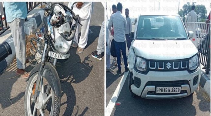 ਅਬੋਹਰ : ਤੇਜ਼ ਰਫਤਾਰ ਕਾਰ ਨੇ ਮੋਟਰਸਾਈਕਲ ਸਵਾਰਾਂ ਨੂੰ ਮਾਰੀ ਭਿਆਨਕ ਟੱਕਰ; ਗੰਭੀਰ ਜ਼ਖਮੀ ਹੋਇਆ ਪਰਿਵਾਰ