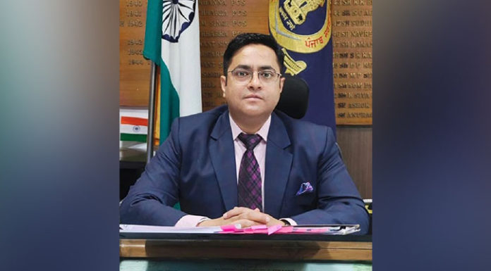 Breaking : ਜਲੰਧਰ ‘ਚ ਪਰਾਲੀ ਸਾੜਨ ਵਾਲੇ ਨੰਬਰਦਾਰ ‘ਤੇ DC ਦਾ ਵੱਡਾ ਐਕਸ਼ਨ; ਕੀਤਾ ਮੁਅੱਤਲ; 5 ਹਜ਼ਾਰ ਲਗਾਇਆ ਜੁਰਮਾਨਾ