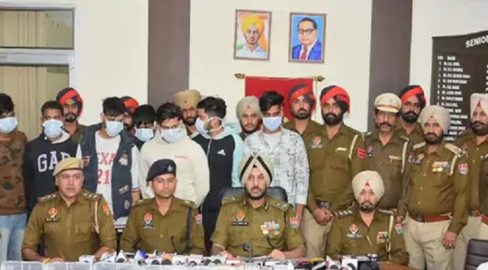 MP ਤੋਂ ਪੰਜਾਬ ਲਿਆ ਕੇ ਹਥਿਆਰ ਸਪਲਾਈ ਕਰਨ ਵਾਲਾ ਸਾਥੀਆਂ ਸਣੇ ਕਾਬੂ, ਗੈਂਗਸਟਰ ਭਗਵਾਨਪੁਰੀਆ ਦੇ ਇਸ਼ਾਰੇ ‘ਤੇ ਕਰਦਾ ਸੀ ਕੰਮ