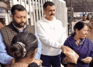 ਪੰਜਾਬ ‘ਚ ਛੋਲਿਆਂ ਦੀ ਦਾਲ ਵਿਕ ਰਹੀ 60 ਰੁਪਏ ਕਿੱਲੋ, ਜਲੰਧਰ ‘ਚ ਅੱਜ ਤੋਂ ਹੋਈ ਸ਼ੁਰੂਆਤ, ਲੋਕ ਅਧਾਰ ਕਾਰਡ ਲੈ ਕੇ ਪਹੁੰਚੇ