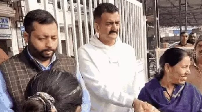 ਪੰਜਾਬ ‘ਚ ਛੋਲਿਆਂ ਦੀ ਦਾਲ ਵਿਕ ਰਹੀ 60 ਰੁਪਏ ਕਿੱਲੋ, ਜਲੰਧਰ ‘ਚ ਅੱਜ ਤੋਂ ਹੋਈ ਸ਼ੁਰੂਆਤ, ਲੋਕ ਅਧਾਰ ਕਾਰਡ ਲੈ ਕੇ ਪਹੁੰਚੇ