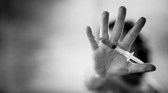 ਨੌਜਵਾਨ ਦੇ ਬਦਮਾਸ਼ਾਂ ਨੇ ਜ਼ਬਰਦਸਤੀ ਲਾਇਆ ਨਸ਼ੇ ਵਾਲਾ ਟੀਕਾ, ਤੜਫ-ਤੜਫ ਕੇ ਨਿਕਲੀ ਦੀ ਜਾ.ਨ