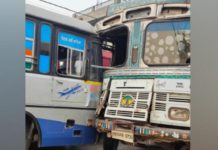 ਫਰੀਦਕੋਟ : ਤੇਜ਼ ਰਫਤਾਰ ਬੱਸ ਨੇ ਟਰੱਕ ਨੂੰ ਮਾਰੀ ਭਿਆਨਕ ਟੱਕਰ; ਬੱਚਿਆਂ ਸਣੇ 10 ਸਵਾਰੀਆਂ ਗੰਭੀਰ ਜ਼ਖ਼ਮੀ