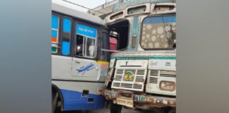 ਫਰੀਦਕੋਟ : ਤੇਜ਼ ਰਫਤਾਰ ਬੱਸ ਨੇ ਟਰੱਕ ਨੂੰ ਮਾਰੀ ਭਿਆਨਕ ਟੱਕਰ; ਬੱਚਿਆਂ ਸਣੇ 10 ਸਵਾਰੀਆਂ ਗੰਭੀਰ ਜ਼ਖ਼ਮੀ