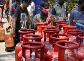 ਤਿਓਹਾਰੀ ਸੀਜ਼ਨ ‘ਚ ਮਹਿੰਗਾਈ ਦਾ ਝਟਕਾ : ਕਮਰਸ਼ੀਅਲ ਸਿਲੰਡਰ ਦੀ ਕੀਮਤ ‘ਚ ਹੋਇਆ 103 ਰੁਪਏ ਦਾ ਵਾਧਾ