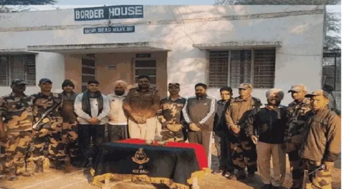 ਪੰਜਾਬ ਪੁਲਿਸ-BSF ਦਾ ਸਾਂਝਾ ਆਪ੍ਰੇਸ਼ਨ, ਅੰਮ੍ਰਿਤਸਰ ਸਰਹੱਦੀ ਖੇਤਰ ਤੋਂ 7 ਕਰੋੜ ਦੀ ਹੈ.ਰੋਇਨ ਬਰਾਮਦ