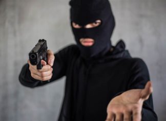 ਲੁਧਿਆਣਾ ’ਚ 25 ਲੱਖ ਰੁਪਏ ਦੀ ਲੁੱਟ, ਬਦਮਾਸ਼ਾਂ ਨੇ ਚਿੱਟੇ ਦਿਨ ਪੈਟਰੋਲ ਪੰਪ ਮੁਲਾਜ਼ਮਾਂ ਨੂੰ ਬਣਾਇਆ ਨਿਸ਼ਾਨਾ