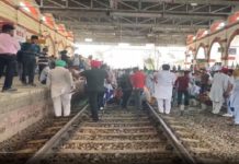 ਜਲੰਧਰ ‘ਚ ਰੇਲ ਗੱਡੀਆਂ ਰੋਕਣ ਵਾਲੇ ਕਿਸਾਨਾਂ ‘ਤੇ ਵੱਡਾ ਐਕਸ਼ਨ, ਰੇਲਵੇ ਵਿਭਾਗ ਦੀ ਸ਼ਿਕਾਇਤ ‘ਤੇ 350 ‘ਤੇ FIR