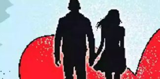 2 ਬੱਚਿਆਂ ਦੀ ਮਾਂ ਪ੍ਰੇਮੀ ਨਾਲ ਹੋਈ ਫਰਾਰ; ਪੇਕੇ ਜਾਣ ਦਾ ਲਗਾਇਆ ਬਹਾਨਾ, ਪਤੀ ਬੋਲਿਆ – 2 ਸਾਲ ਪਹਿਲਾਂ ਵੀ ਕਿਸੇ ਨੌਜਵਾਨ ਨਾਲ ਗਈ ਸੀ ਭੱਜ