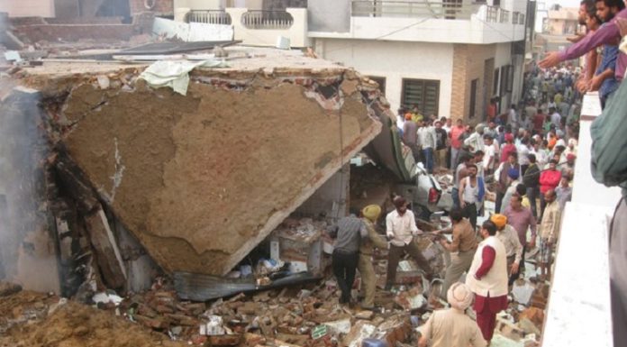 ਜਲੰਧਰ ‘ਚ ਵਾਪਰਿਆ ਵੱਡਾ ਹਾਦਸਾ; ਗੈਸ ਸਿਲੰਡਰ ਫਟਣ ਕਾਰਨ ਮਕਾਨ ਦੀ ਉਡੀ ਛੱਤ; 1 ਦੀ ਮੌਤ