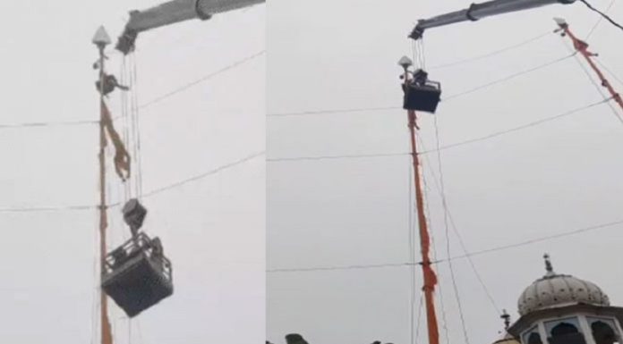 ਅੰਬਾਲਾ ‘ਚ ਨਿਸ਼ਾਨ ਸਾਹਿਬ ਦੇ ਬਸਤਰ ਬਦਲਦੇ ਟੁੱਟੀ ਪੁਲੀ, 100 ਫੁੱਟ ਦੀ ਉਚਾਈ ‘ਤੇ ਲਟਕਿਆ ਨੌਜਵਾਨ