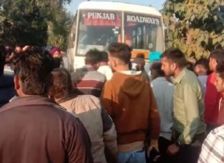 ਗੁਰਦਾਸਪੁਰ : ਕਾਰ ਤੇ ਬੱਸ ਦੀ ਆਹਮੋ-ਸਾਹਮਣੇ ਹੋਈ ਭਿਆਨਕ ਟੱਕਰ; ਅਲਟੋ ਸਵਾਰ ਮਹਿਲਾ ਦੀ ਮੌਕੇ ‘ਤੇ ਮੌਤ