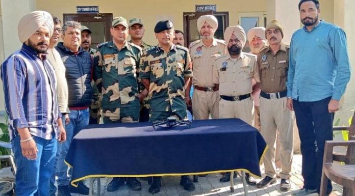 ਅਟਾਰੀ ਸਰਹੱਦ ਤੋਂ ਪਾਕਿਸਤਾਨੀ ਡਰੋਨ ਬਰਾਮਦ : ਗੁਪਤ ਸੂਚਨਾ ਦੇ ਆਧਾਰ ‘ਤੇ BSF ਤੇ ਪੰਜਾਬ ਪੁਲਿਸ ਨੇ ਕੀਤੀ ਕਾਰਵਾਈ