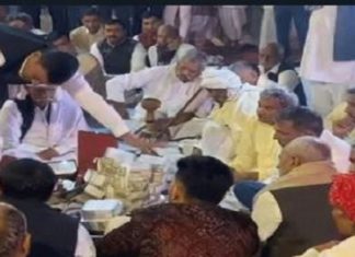 ਭਾਣਜੀ ਦੇ ਵਿਆਹ ’ਤੇ ਮਾਮੇ ਨੇ ਕੀਤੀ ਮਿਸਾਲ ਪੇਸ਼; 1 ਕਰੋੜ ਤੋਂ ਵੱਧ ਦਾ ਦਿੱਤਾ ਨਕਦ ਸ਼ਗਨ, ਨੋਟਾਂ ਦੇ ਬੰਡਲਾਂ ਦੀਆਂ ਲਾਈਆਂ ਢੇਰੀਆਂ