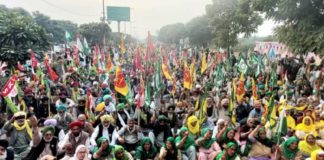 ਪੰਜਾਬ ਤੇ ਹਰਿਆਣਾ ਦੇ ਕਿਸਾਨਾਂ ਨੇ ਚੰਡੀਗੜ੍ਹ ਦਾ ਕੀਤਾ ਘਿਰਾਓ, ਵੱਡੀ ਗਿਣਤੀ ‘ਚ ਔਰਤਾਂ ਵੀ ਹੋਈਆਂ ਸ਼ਾਮਲ