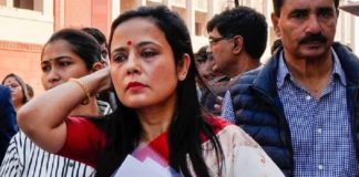 ਕੈਸ਼ ਫਾਰ ਕਿਊਰੀ ਮਾਮਲਾ : MP ਦੀ ਮੈਂਬਰਸ਼ਿਪ ਰੱਦ ਹੋਣ ‘ਤੇ ਮਹੂਆ ਮੋਇਤਰਾ ਨੇ SC ‘ਚ ਦਾਇਰ ਕੀਤੀ ਅਰਜ਼ੀ