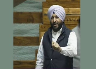 ਕਾਂਗਰਸੀ MP ਰਵਨੀਤ ਬਿੱਟੂ ਨੂੰ ਵੀ ਲੋਕ ਸਭਾ ਤੋਂ ਕੀਤਾ ਮੁਅੱਤਲ, ਸੰਸਦ ‘ਚ ਹੰਗਾਮੇ ਮਗਰੋਂ ਹੋਇਆ ਐਕਸ਼ਨ