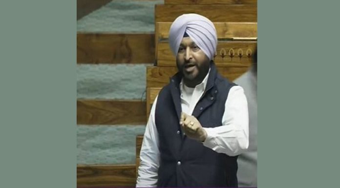 ਕਾਂਗਰਸੀ MP ਰਵਨੀਤ ਬਿੱਟੂ ਨੂੰ ਵੀ ਲੋਕ ਸਭਾ ਤੋਂ ਕੀਤਾ ਮੁਅੱਤਲ, ਸੰਸਦ ‘ਚ ਹੰਗਾਮੇ ਮਗਰੋਂ ਹੋਇਆ ਐਕਸ਼ਨ