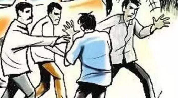 ਲੁਧਿਆਣਾ : ਐਕਸੀਡੈਂਟ ’ਚ ਜ਼ਖਮੀ ਹੋਇਆ ਪੁੱਤ, ਕਾਲ ਕਰਨ ‘ਤੇ ਲੈਣ ਗਏ ਮਾਪਿਆਂ ਦੀ ਨੌਜਵਾਨਾਂ ਵੱਲੋਂ ਕੁੱਟਮਾਰ