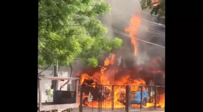 ਵੱਡੀ ਖਬਰ : ਸਾਬਣ ਪਾਊਡਰ ਦੇ ਗੋਦਾਮ ‘ਚ ਲੱਗੀ ਭਿਆਨਕ ਅੱਗ, 100 ਕਰੋੜ ਦਾ ਸਾਮਾਨ ਸੜ ਕੇ ਸੁਆਹ