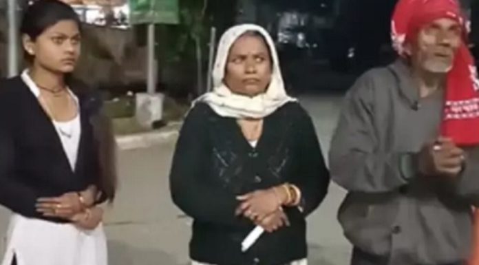 ਜਲੰਧਰ ‘ਚ ਸਬਜ਼ੀ ਖਰੀਦਣ ਆਈ ਲੜਕੀ ਦਾ ਪਰਸ ਤੇ ਨੌਜਵਾਨ ਦਾ ਮੋਬਾਈਲ ਖੋਹ ਕੇ ਲੈ ਗਏ ਲੁਟੇਰੇ