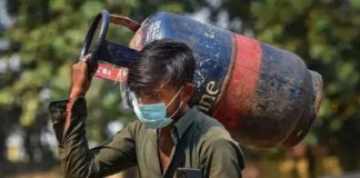 ਨਵੇਂ ਸਾਲ ਤੋਂ ਪਹਿਲਾਂ ਗਾਹਕਾਂ ਲਈ ਚੰਗੀ ਖਬਰ : ਦੇਸ਼ ਭਰ ‘ਚ ਗੈਸ ਸਿਲੰਡਰ ਦੀਆਂ ਘਟੀਆਂ ਕੀਮਤਾਂ