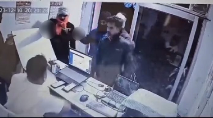 ਲੁਧਿਆਣਾ ‘ਚ ਨਕਾਬਪੋਸ਼ਾਂ ਨੇ ਪਿਸਤੌਲ ਦੀ ਨੋਕ ‘ਤੇ ਵਪਾਰੀ ਨੂੰ ਲੁੱਟਿਆ, ਦੁਕਾਨ ਅੰਦਰ ਵੜ ਕੇ ਦਿੱਤਾ ਵਾਰਦਾਤ ਨੂੰ ਅੰਜਾਮ