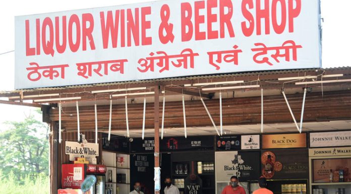 ਸਰਕਾਰੀ ਖਜ਼ਾਨੇ ਨੂੰ ਭਰਨ ‘ਚ ਸ਼ਰਾਬੀ ਸਭ ਤੋਂ ਮੋਹਰੀ, ਸਾਹਮਣੇ ਆਏ ਹੈਰਾਨ ਕਰਨ ਵਾਲੇ ਅੰਕੜੇ